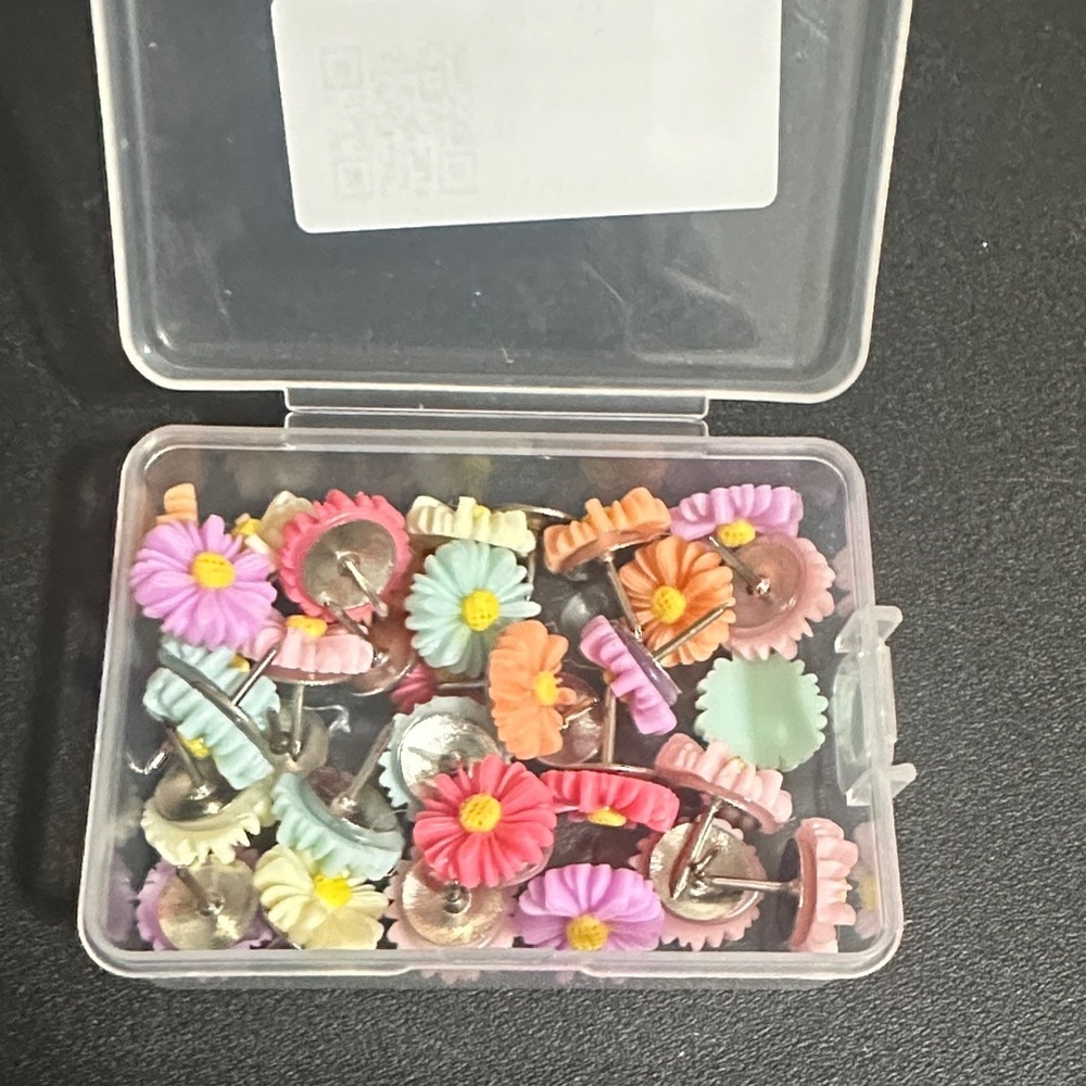 Floral thumb tacks set of 15